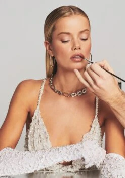 Ari Embellished Gloves 9 Ari Embellished Gloves -Retrofete Sales Store 211201 Set1 SHOT 67 003