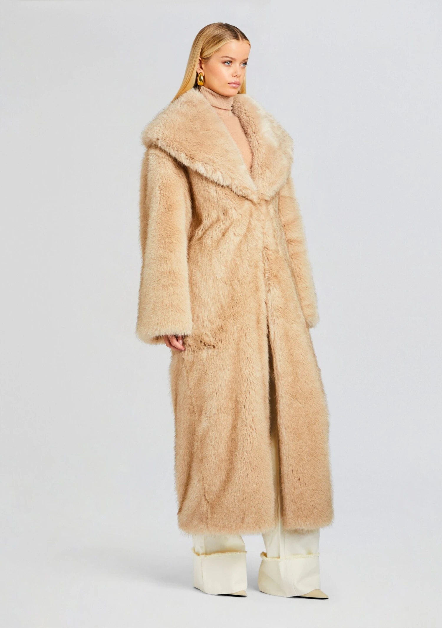 Averie Faux Fur Coat 5 Averie Faux Fur Coat - Image 3