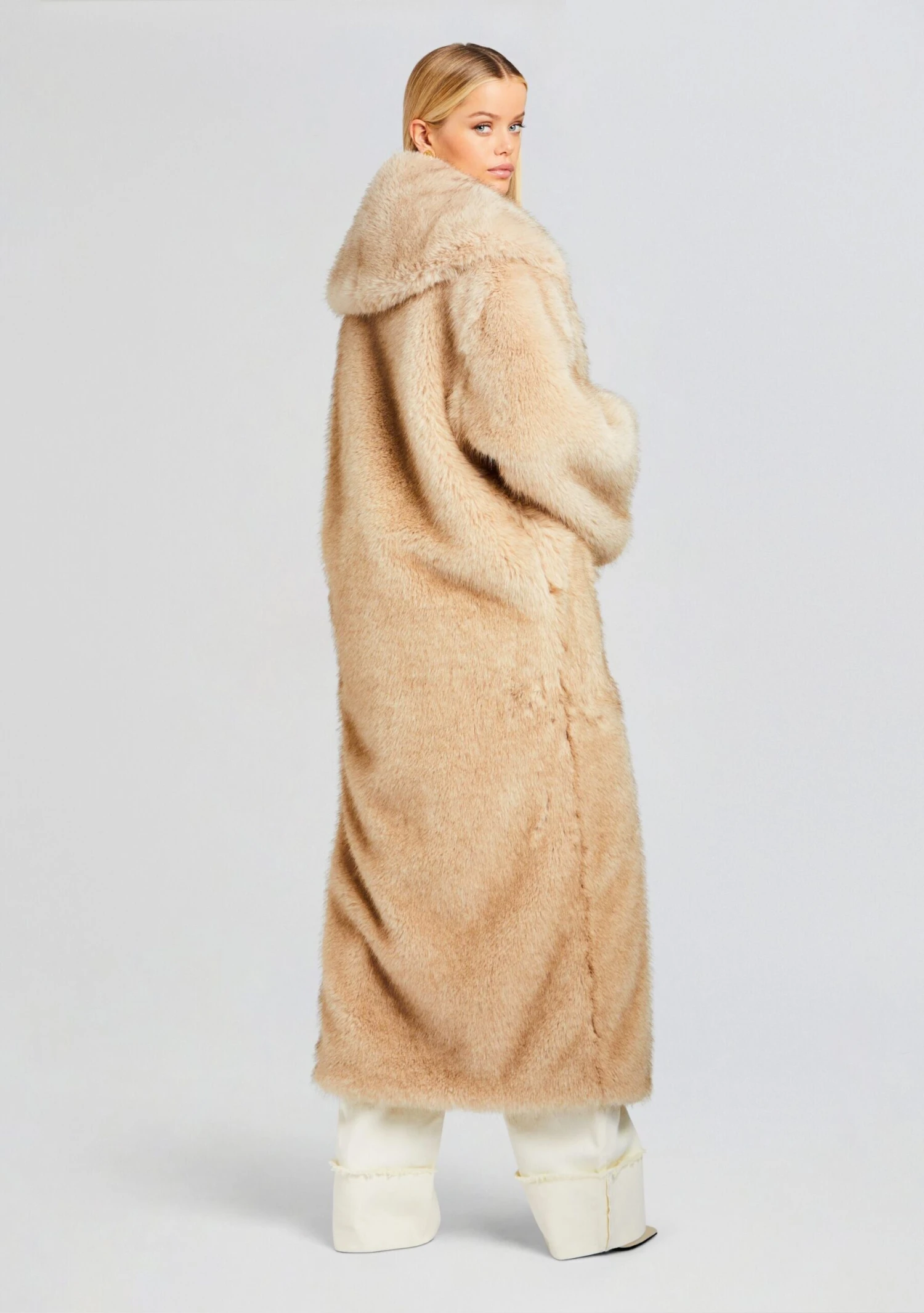 Averie Faux Fur Coat 6 Averie Faux Fur Coat - Image 4