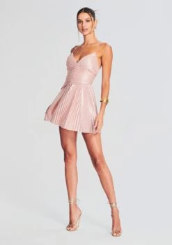 Lumi Dress -Retrofete Sales Store Ecommerce Crop 230510 Set2 SHOT 57 5972 eComm