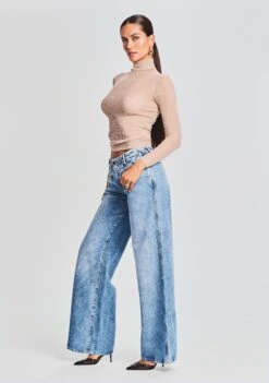 Sutton Jean 9 Sutton Jean -Retrofete Sales Store Ecommerce Crop 230815 SET2 LUXEJACKET PIPERSWEATER SUTTONJEAN 0145 ECOMM