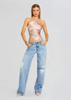 Jamie Silk Top 11 Jamie Silk Top -Retrofete Sales Store Ecommerce Crop 24 03 13 JAMIETOP DUSTYPINK OHIRPANT TELAVIVSAND 0292 ECOMM