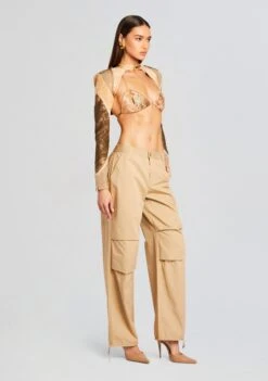 Hera Shrug 9 Hera Shrug -Retrofete Sales Store Ecommerce Crop 24 04 17 HERASHRUG AVELINEBRA COATEDSANDDUST 0730 ECOMM