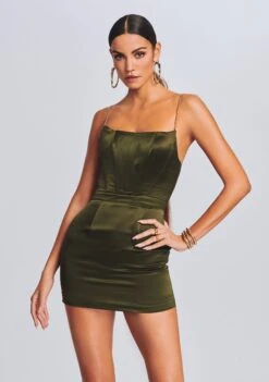 Easton Dress 11 Easton Dress -Retrofete Sales Store Ecommerce Crop RF eComm 220920 SHOT 05 0877 0f0bdf18 81db 4a05 8706 8d0d8b29cd0c